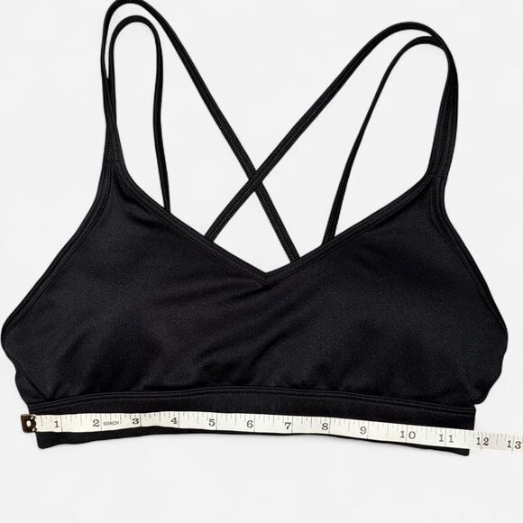 Old Navy Black Strappy Sports Bra - Picture 2 of 7